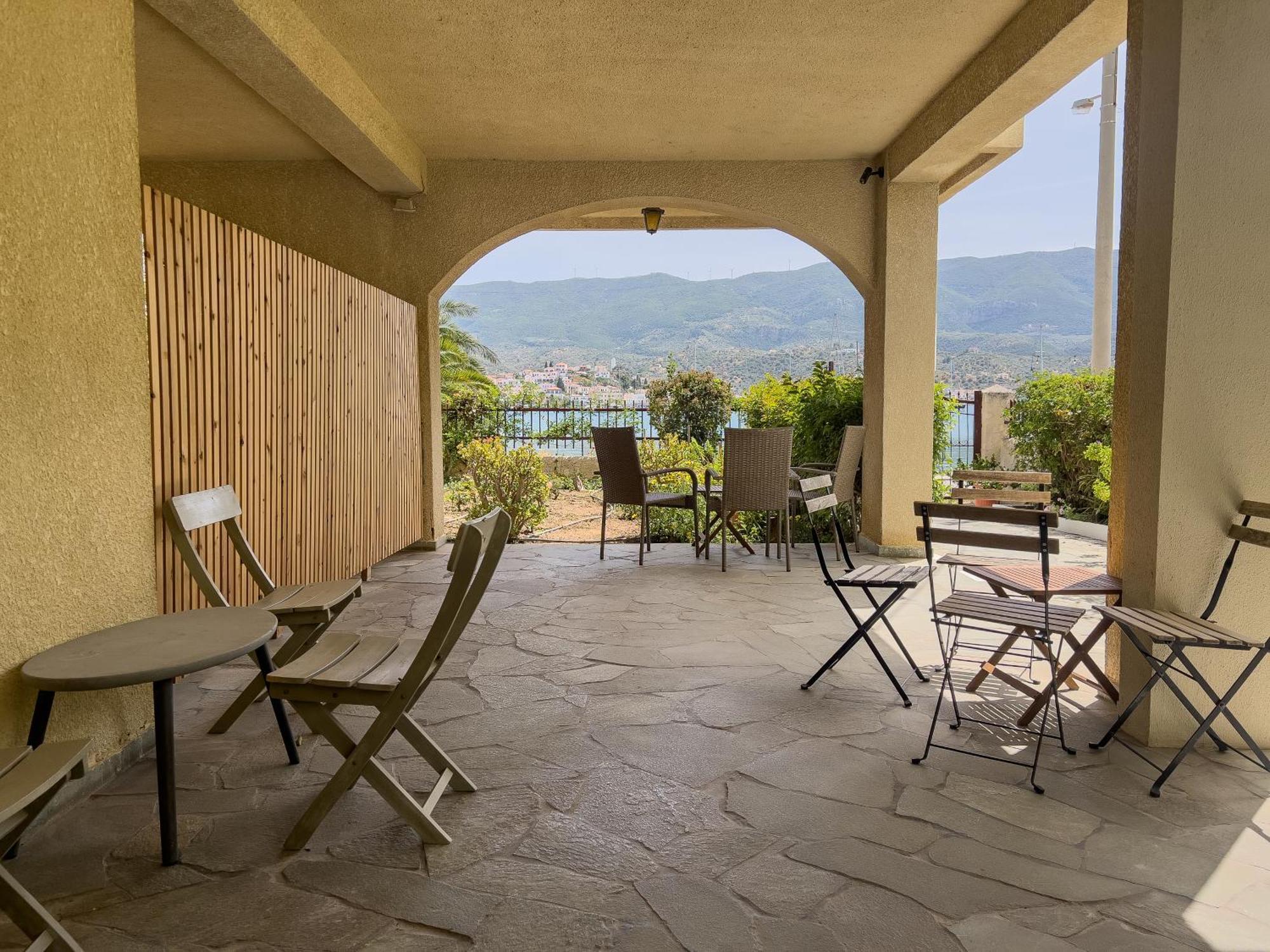 Villa Irene Poros Town Exterior photo