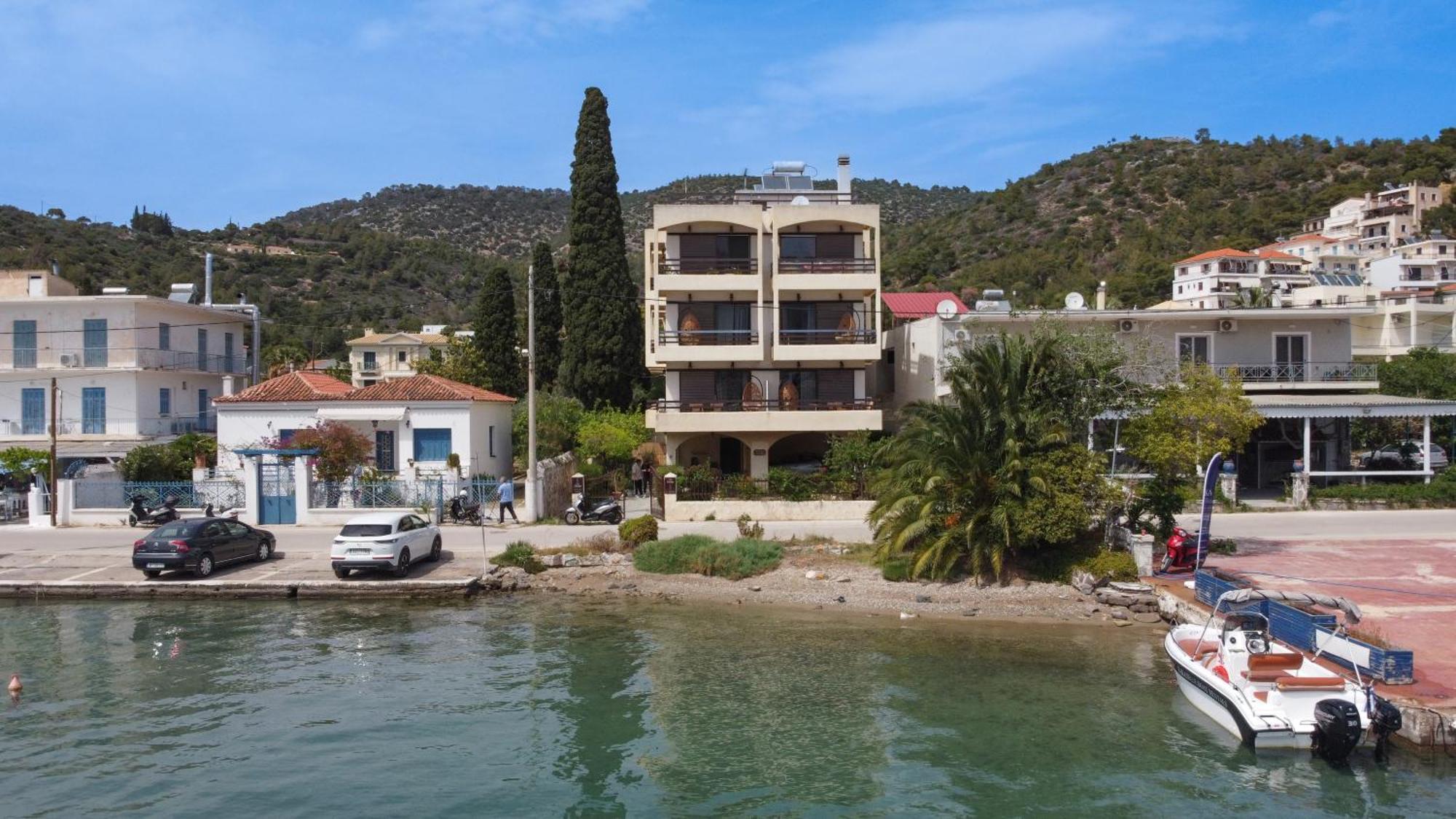 Villa Irene Poros Town Exterior photo